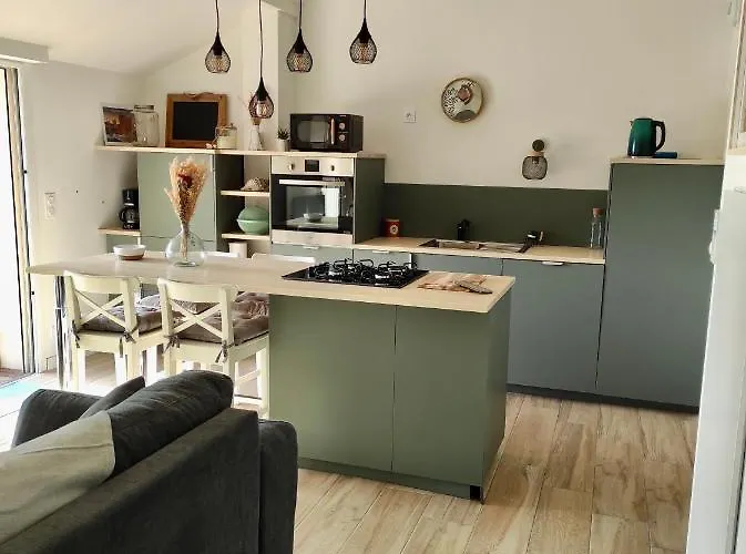 Maisonnette Neuve Et Commerces A Pied *